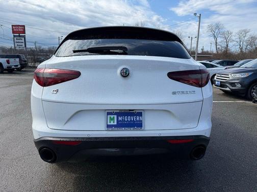 Alfa White 2022 Alfa Romeo Stelvio Sprint