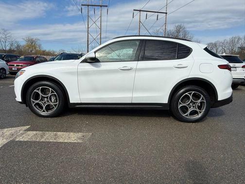 Alfa White 2022 Alfa Romeo Stelvio Sprint