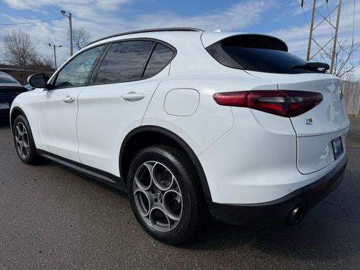 Alfa White 2022 Alfa Romeo Stelvio Sprint