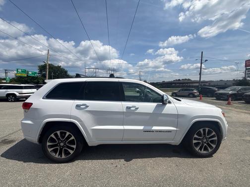 Ivory 3-Coat 2018 Jeep Grand Cherokee Overland
