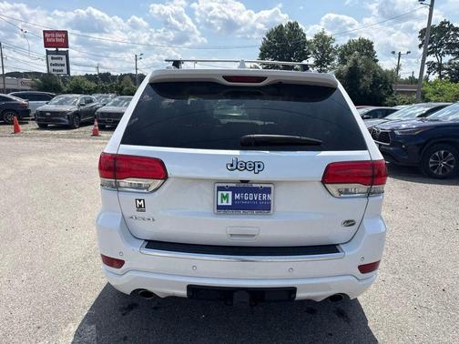 Ivory 2018 Jeep Grand Cherokee Overland