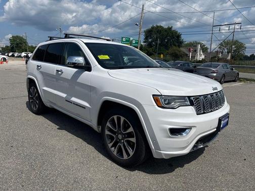 Ivory 2018 Jeep Grand Cherokee Overland