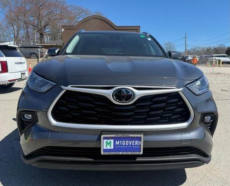 Magnetic Gray Metallic 2020 Toyota Highlander XLE