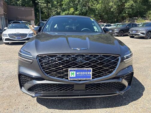 Makalu Gray 2027 Genesis GV70 prestige graphite