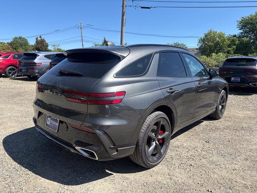 Makalu Gray 2027 Genesis GV70 prestige graphite