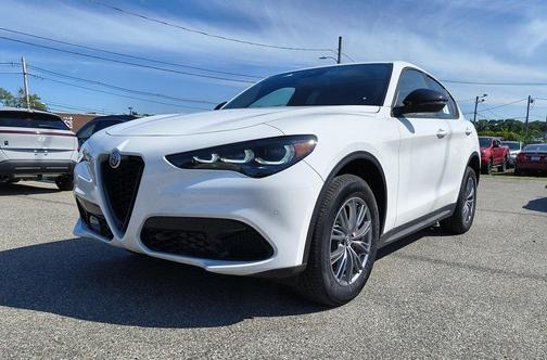 2024 Alfa Romeo Stelvio Base