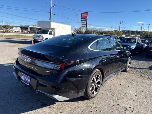 Onyx Black 2024 Hyundai SONATA SEL
