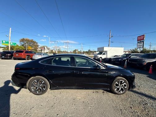 Onyx Black 2024 Hyundai SONATA SEL