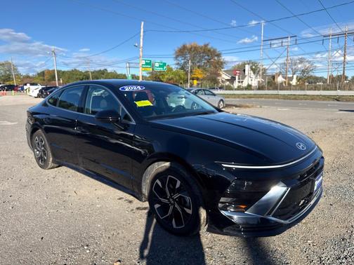 Onyx Black 2024 Hyundai SONATA SEL
