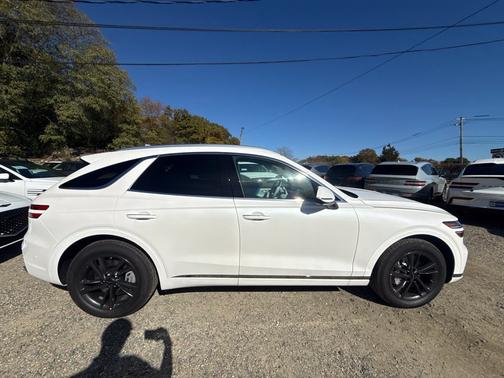 Uyuni White 2027 Genesis GV70 2.5T Advanced