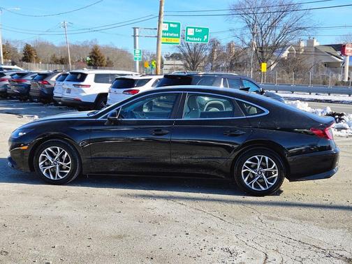 Onyx Black 2023 Hyundai SONATA SEL
