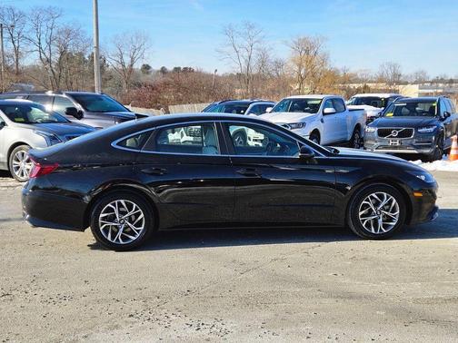 Onyx Black 2023 Hyundai SONATA SEL