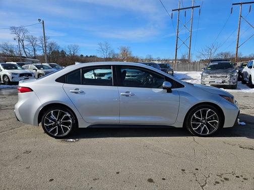 Silver 2022 Toyota Corolla SE