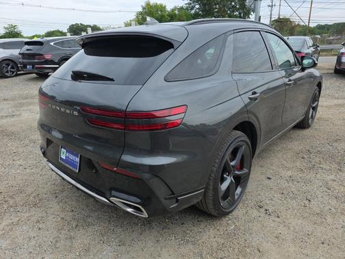 Makalu Gray 2027 Genesis GV70