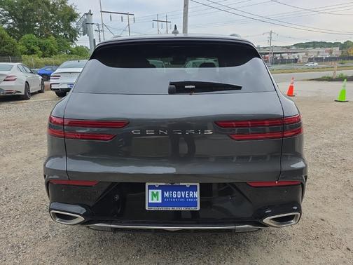 Makalu Gray 2027 Genesis GV70