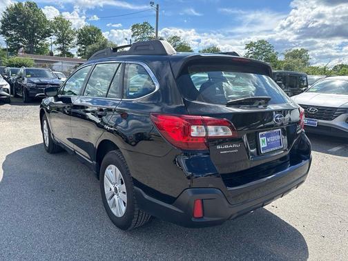 Crystal Black Silica 2019 Subaru Outback 2.5i
