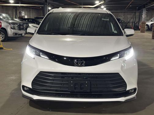 2026 Toyota Sienna Woodland Edition