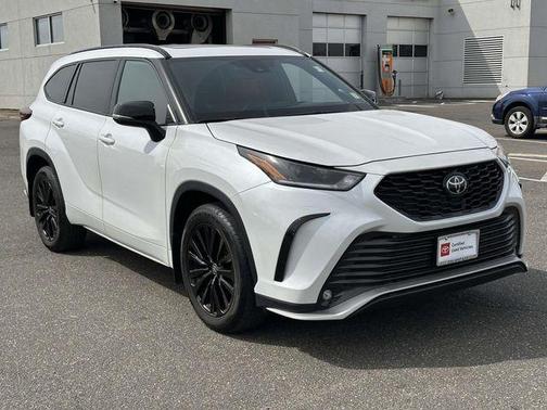 Pearl 2024 Toyota Highlander XSE