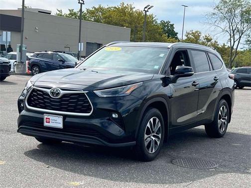 2024 Toyota Highlander LE