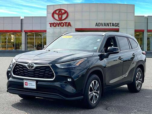 2024 Toyota Highlander LE