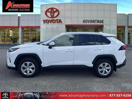 2022 Toyota RAV4 LE