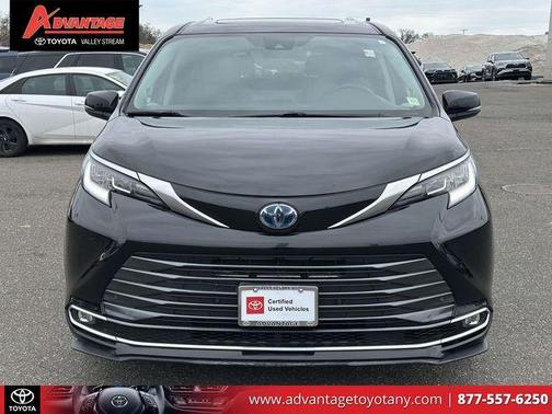 2023 Toyota Sienna Limited