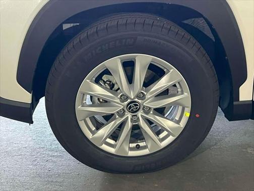 2025 Toyota Corolla Cross LE