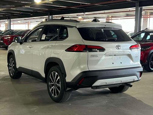 2025 Toyota Corolla Cross XLE