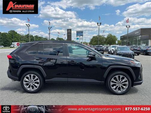 2022 Toyota RAV4 XLE Premium