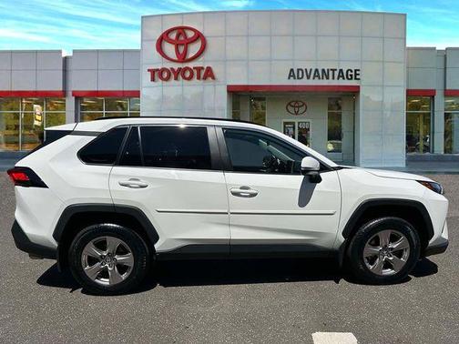 Ice 2023 Toyota RAV4 XLE