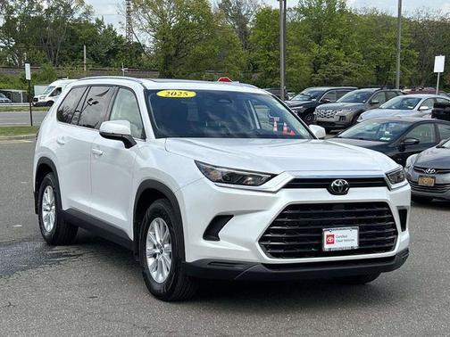 Pearl 2025 Toyota Grand Highlander Hybrid XLE