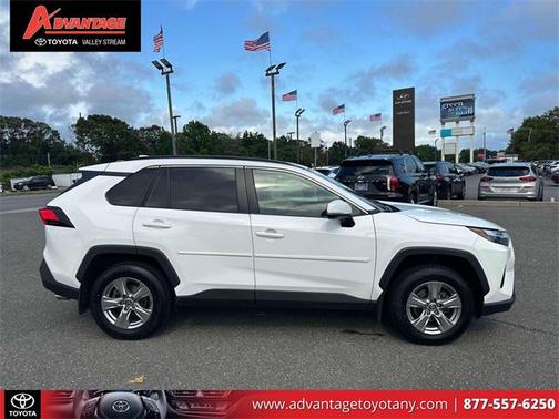 2022 Toyota RAV4 XLE