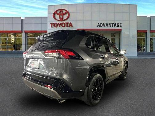 2024 Toyota RAV4 Hybrid SE