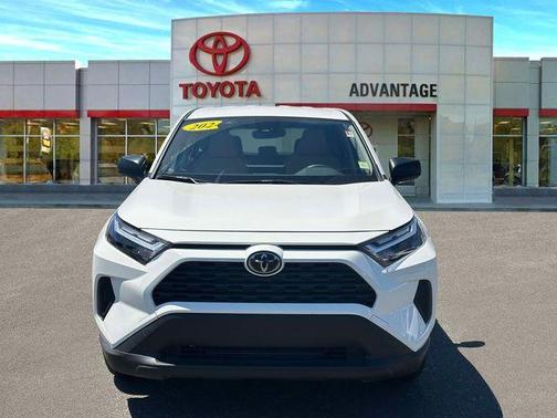 Ice 2025 Toyota RAV4 LE