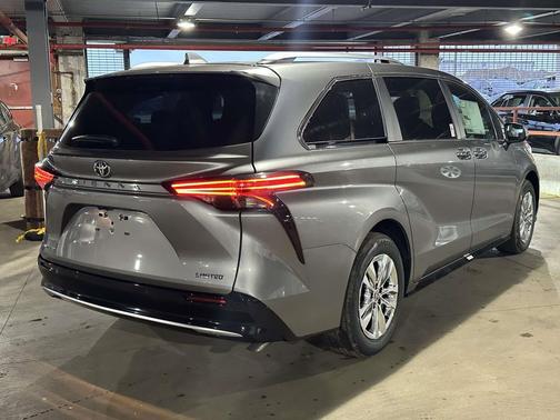 2026 Toyota Sienna Limited