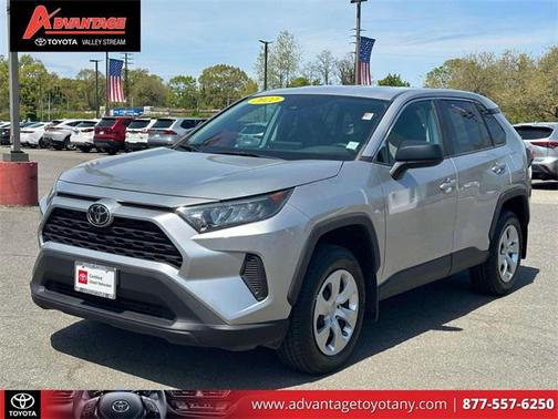 2022 Toyota RAV4 LE