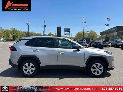 2022 Toyota RAV4 LE