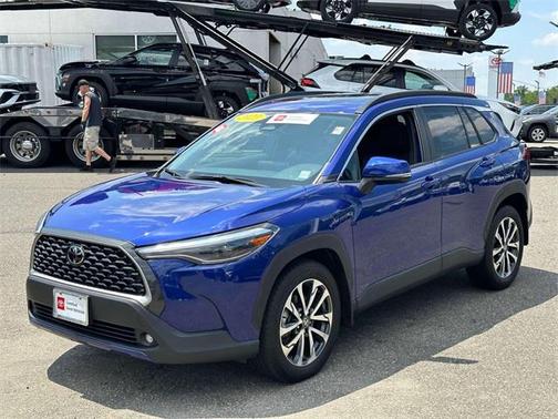 2023 Toyota Corolla Cross XLE