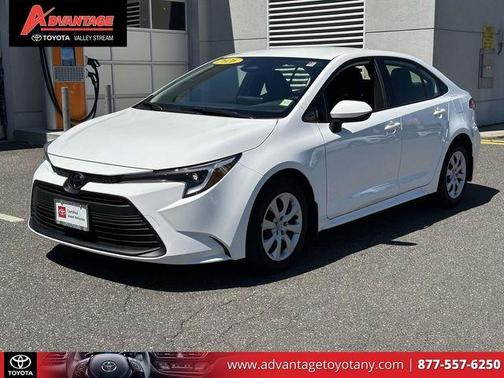 Ice 2026 Toyota Corolla Hybrid LE