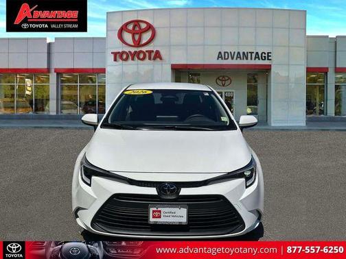 Ice 2026 Toyota Corolla Hybrid LE