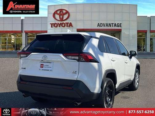 2022 Toyota RAV4 LE