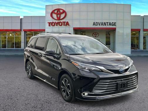 2025 Toyota Sienna Platinum