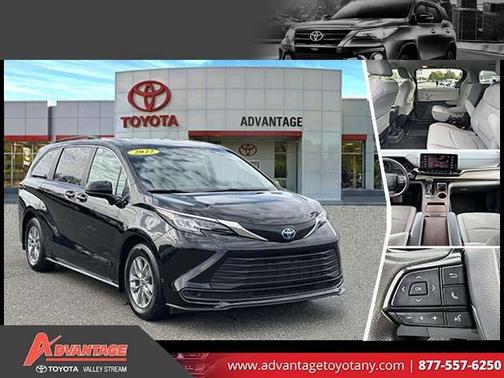 2022 Toyota Sienna LE