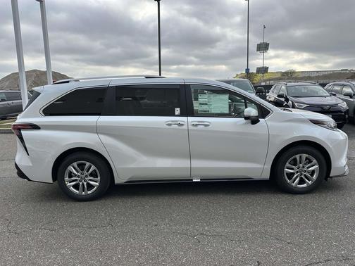2025 Toyota Sienna Limited
