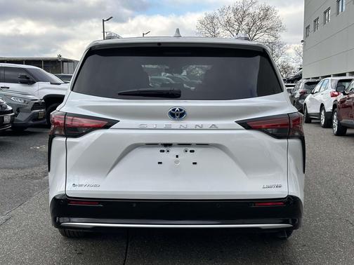 2025 Toyota Sienna Limited