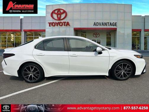 Ice Edge 2023 Toyota Camry SE