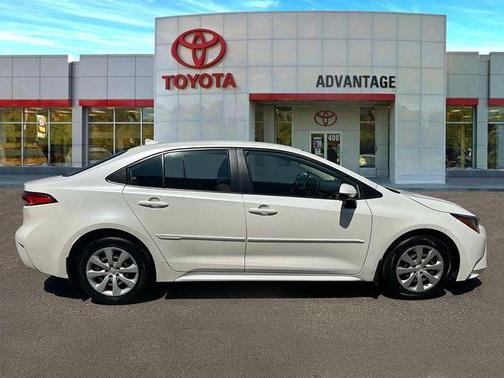Blizzard Pearl 2021 Toyota Corolla LE