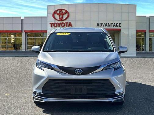 2023 Toyota Sienna XLE 7 Passenger