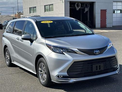 2023 Toyota Sienna XLE 7 Passenger