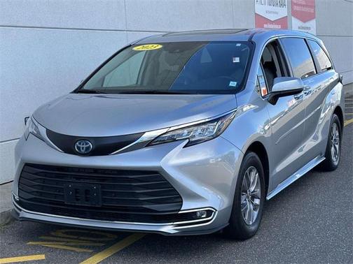 2023 Toyota Sienna XLE 7 Passenger